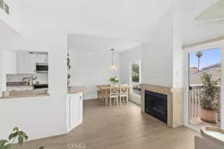 Photo #4: OC24133541 Listing 