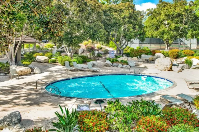 MLS: OC24133981 Condo For Sale