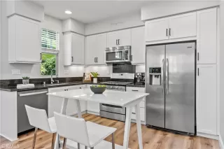 Photo #4: OC24134204 Listing 