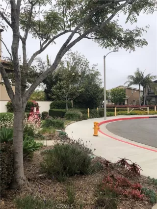 More Details about MLS # OC24134357 : 102 AIRPORT CIRCLE