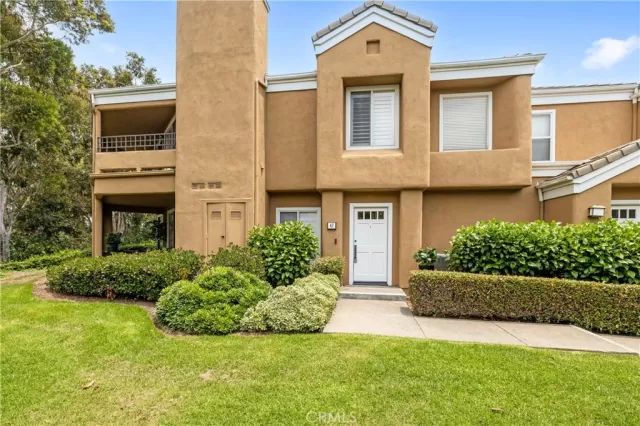 MLS: OC24134416 Condo For Sale