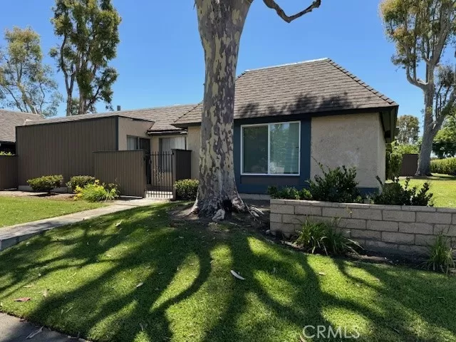 MLS: OC24134658 Condo For Sale