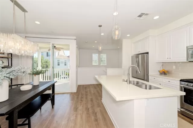 MLS: OC24135153 Condo For Sale