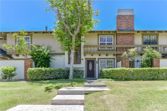 MLS: OC24135168 Condo For Sale