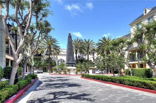 MLS: OC24135214 Condo For Sale