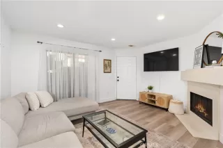 Photo #4: OC24135522 Listing