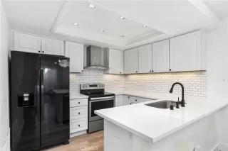 Photo #5: OC24135522 Listing