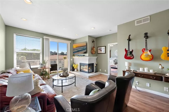 MLS: OC24135811 Condo For Sale