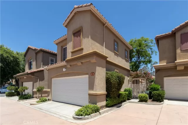 MLS: OC24135955 Condo For Sale