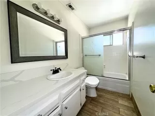 Photo #5: OC24136106 Listing 