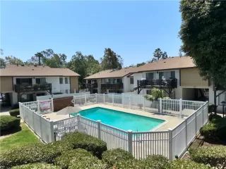 Photo #6: OC24136106 Listing 