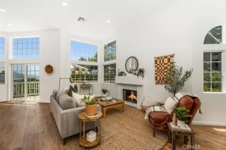 Photo #4: OC24136228 Listing 