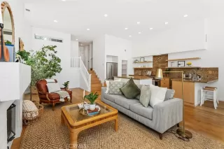 Photo #5: OC24136228 Listing 