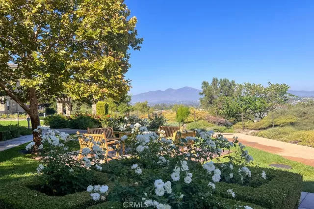 MLS: OC24136257 Condo For Sale