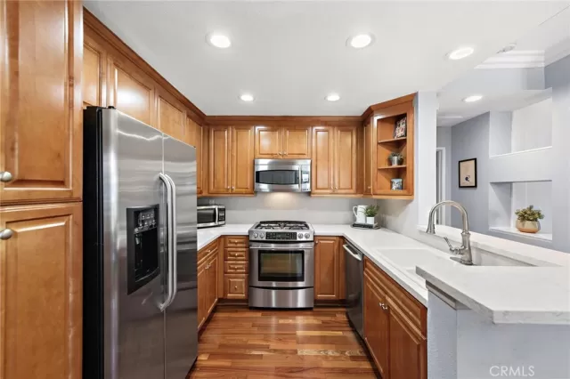 MLS: OC24136942 Condo For Sale