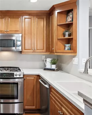 Photo #2: OC24136942 Listing