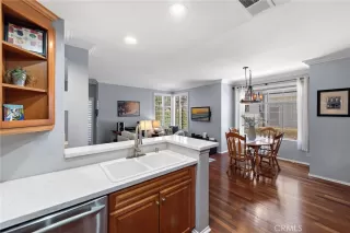 Photo #5: OC24136942 Listing