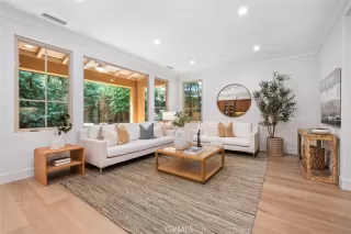 Photo #4: OC24137218 Listing 