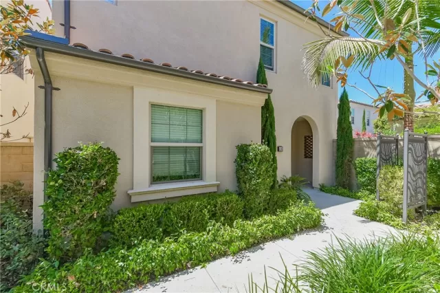 MLS: OC24137219 Condo For Sale