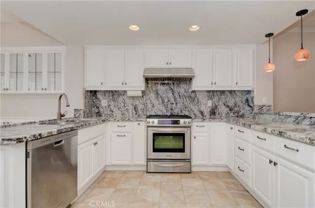 MLS: OC24137371 Condo For Sale