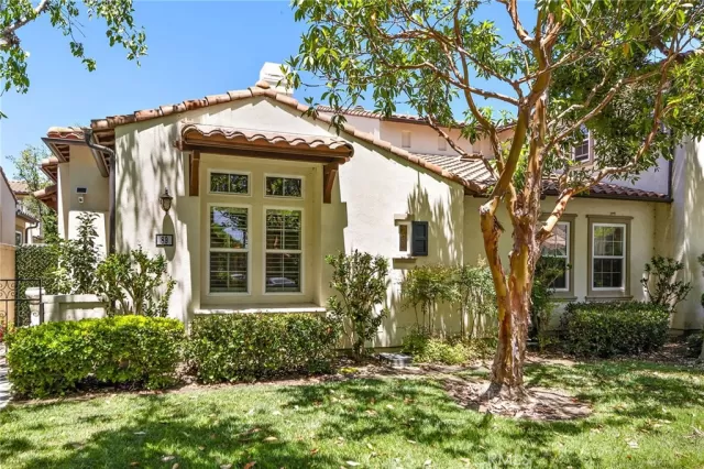 MLS: OC24137440 Condo For Sale