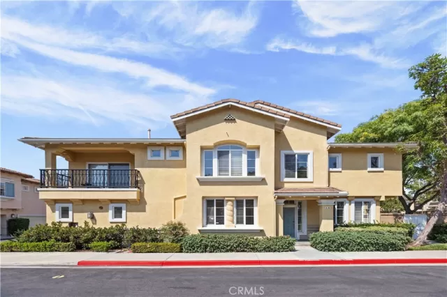 MLS: OC24137568 Condo For Sale