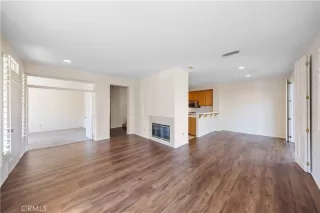 Photo #4: OC24137568 Listing 