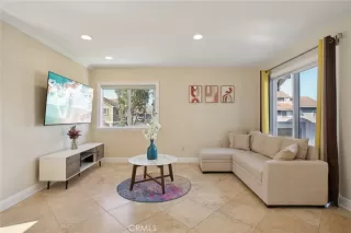 Photo #3: OC24137571 Listing