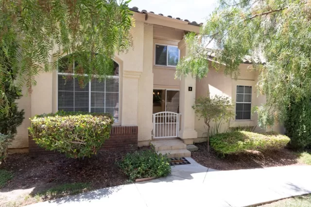 MLS: OC24137679 Condo For Sale