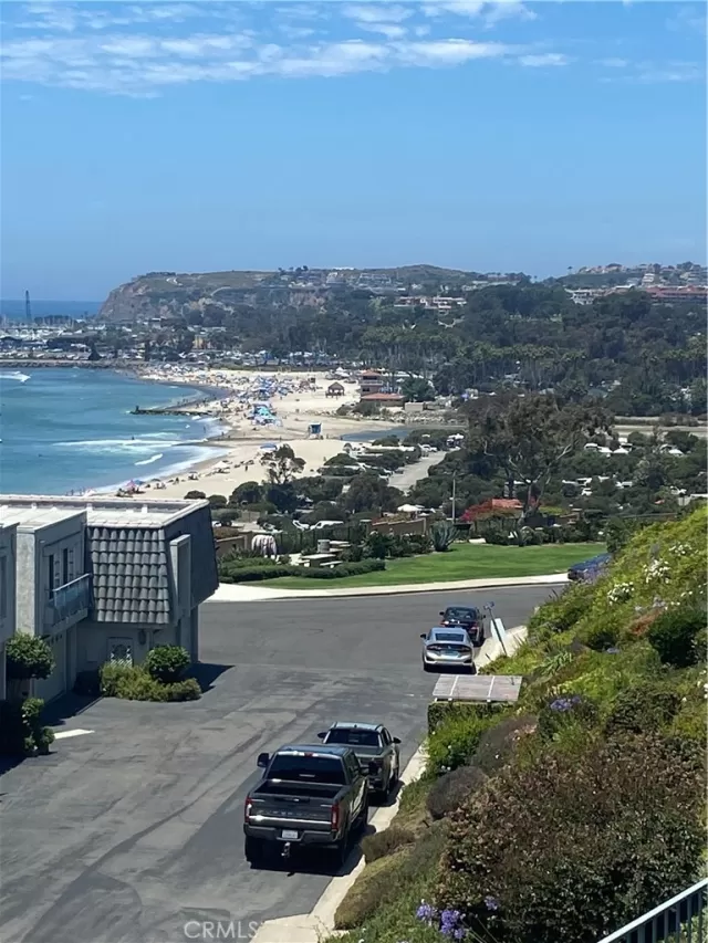 MLS: OC24137701 Condo For Sale