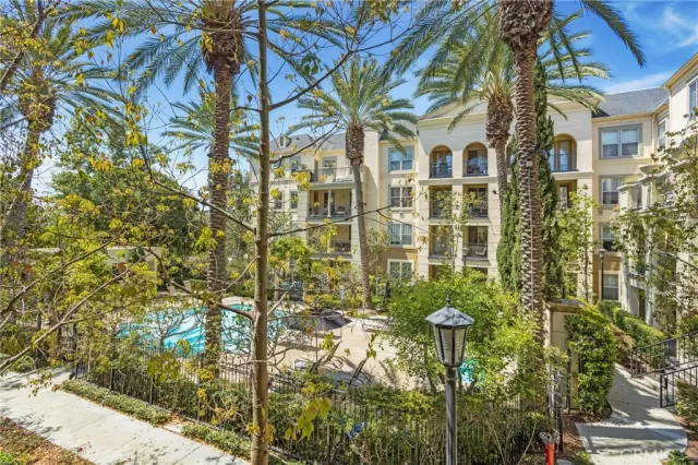 MLS: OC24137813 Condo For Sale