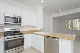 Photo #5: OC24137813 Listing 