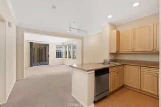 Photo #4: OC24137978 Listing 