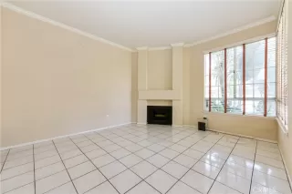 Photo #2: OC24138023 Listing 