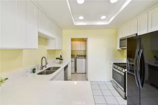 Photo #5: OC24138023 Listing 