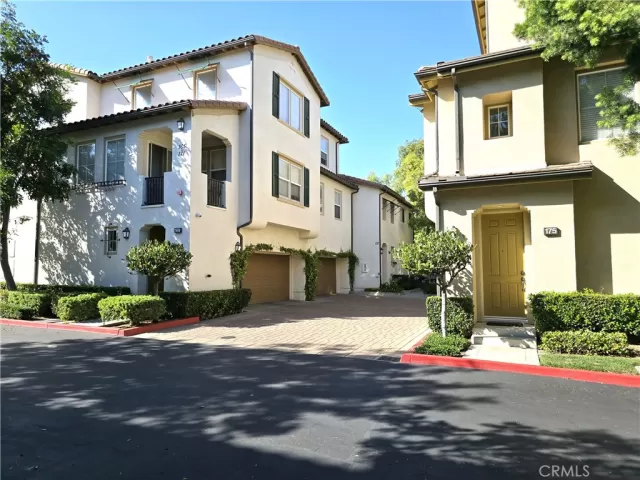 MLS: OC24138280 Condo For Sale
