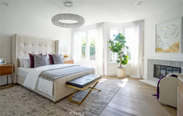 MLS: OC24138318 Condo For Sale