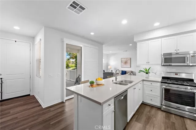 MLS: OC24138573 Condo For Sale