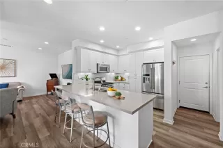 Photo #5: OC24138573 Listing