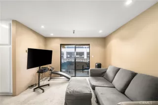 Photo #5: OC24138882 Listing 