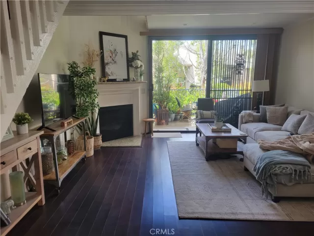 MLS: OC24138972 Condo For Sale