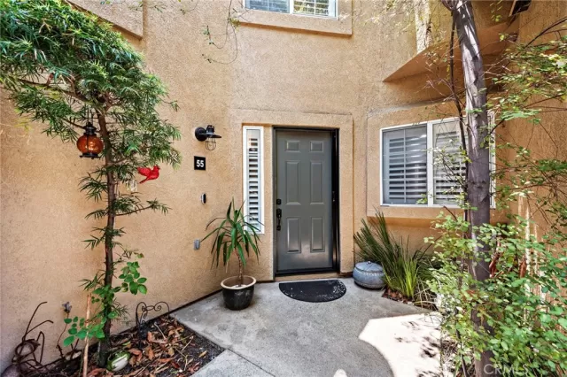 MLS: OC24138974 Condo For Sale