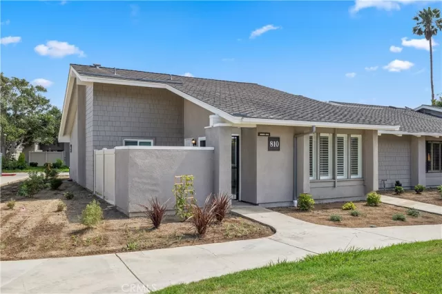 MLS: OC24138987 Condo For Sale