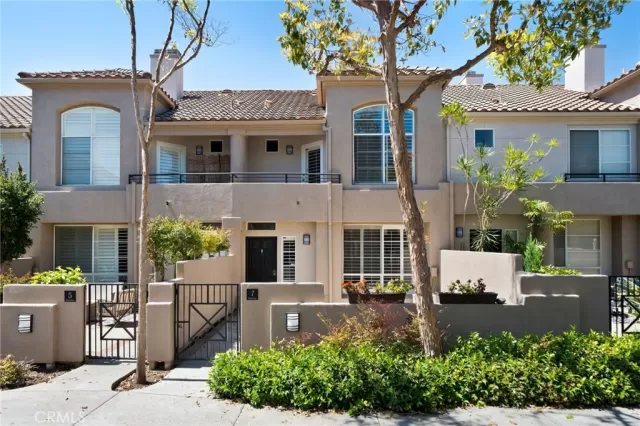 MLS: OC24139121 Condo For Sale