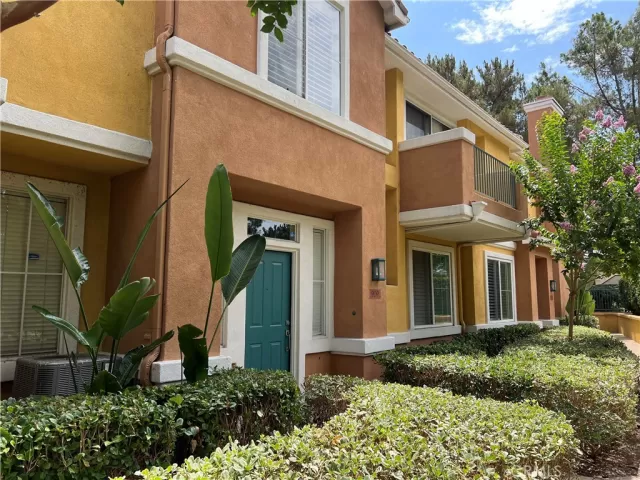 MLS: OC24139143 Condo For Sale