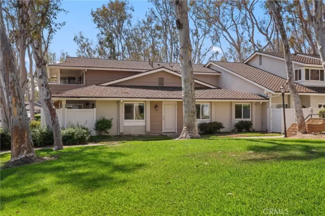 MLS: OC24139307 Condo For Sale