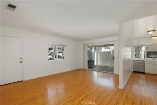 Photo #4: OC24139307 Listing 