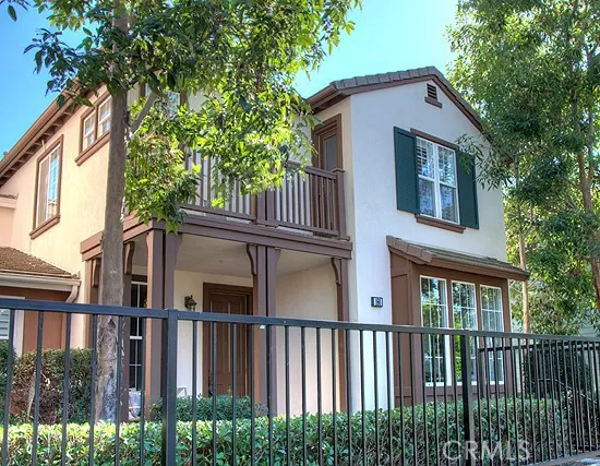 MLS: OC24139920 Condo For Sale