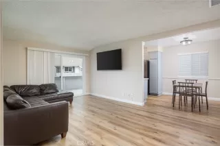 Photo #2: OC24139994 Listing