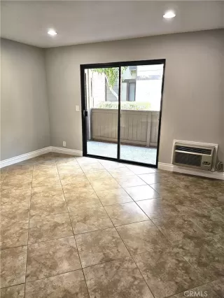 Photo #4: OC24140015 Listing 